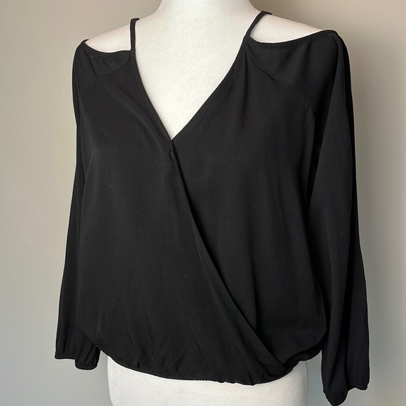 Bershka V Neck Cold Shoulder Wrap Top - Picture 1 of 8